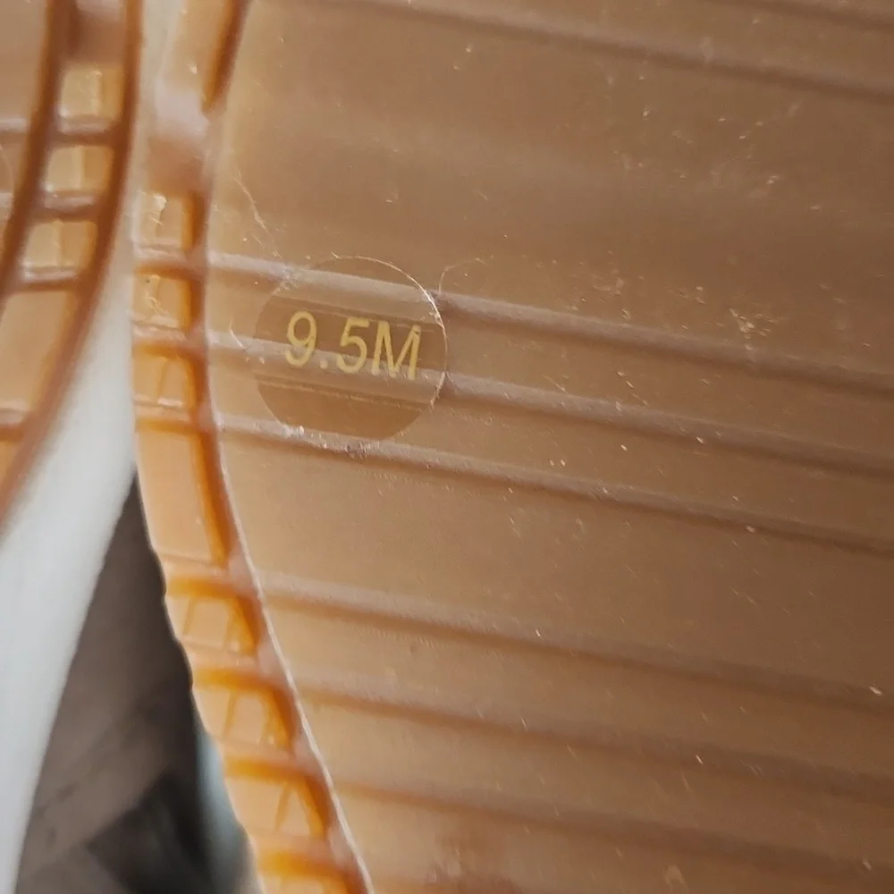 ALEX MARIE WOMEN'S CAMEL ANKLE BOOTS. SIZE 9.5 - Picture 8 of 11